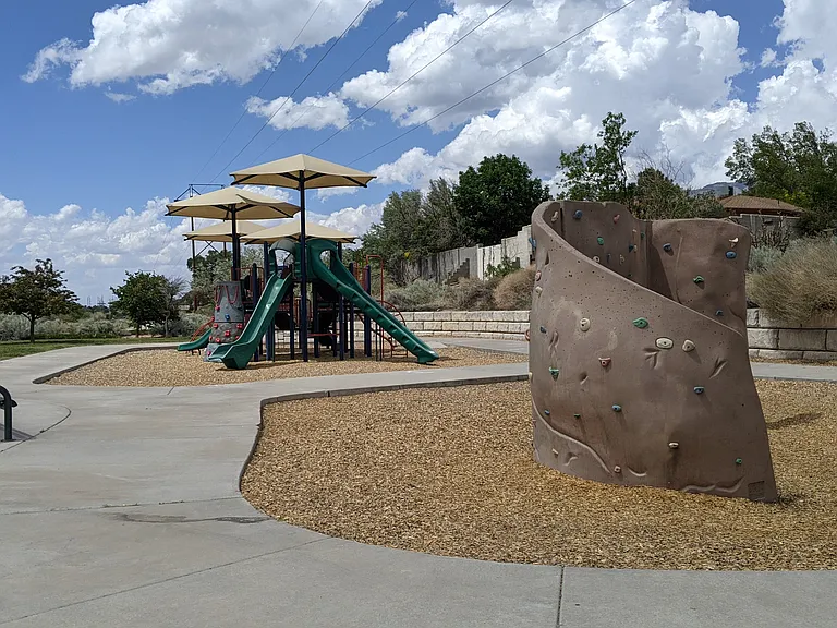 2900 Vista Del Rey NE — Photo 17
