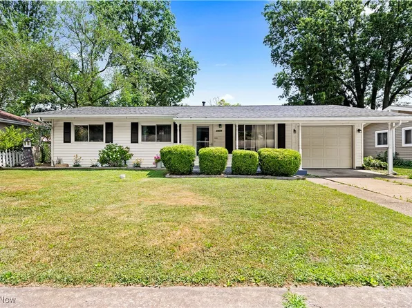 1033 Oakwood Dr, Vermilion, OH 44089