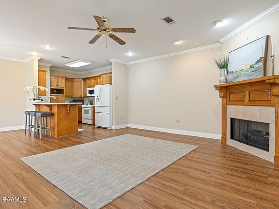 4th image of 1317 Dulles Dr