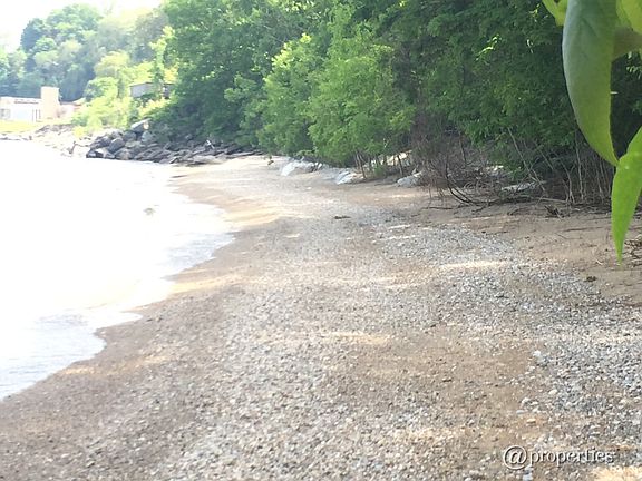 3rd image of 1815 Shore Acres Dr