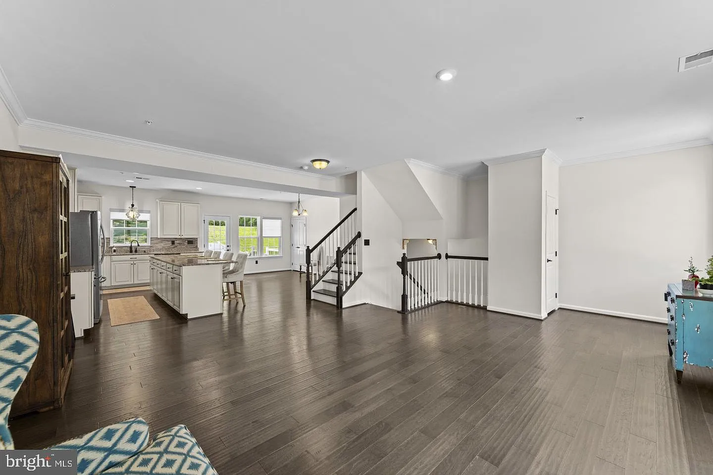 3 bed, 2.5 bath, 2128 sqft, $3,150 — Photo 2