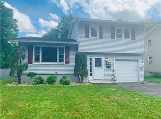 217 Hillbrook Rd, Syracuse, NY 13219