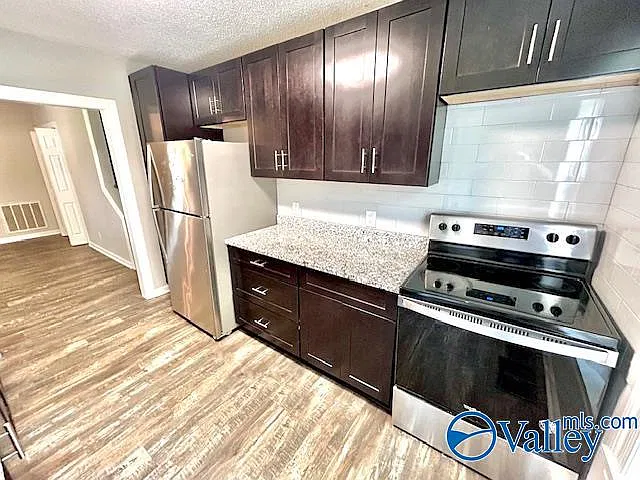 2 bed, 1.0 bath, 1236 sqft, $1,200 — Photo 2