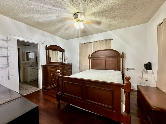 4th image of 816 Aganier Ave