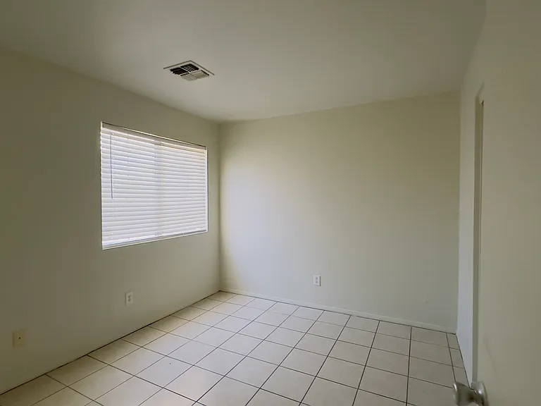 8625 W Edgemont Ave — Photo 8