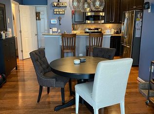 43915 Centergate Dr, Ashburn, VA 20148