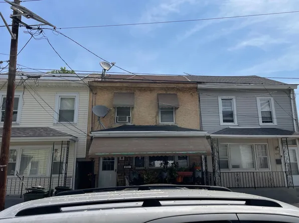453 Saint Mary St, Burlington, NJ 08016