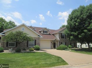 1415 Orchard Meadow Dr, Burlington, IA 52601