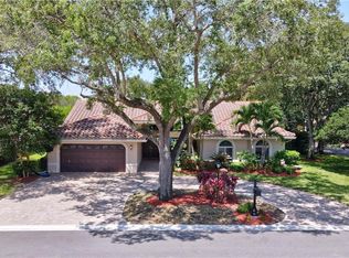 9645 NW 60th Dr, Parkland, FL 33076