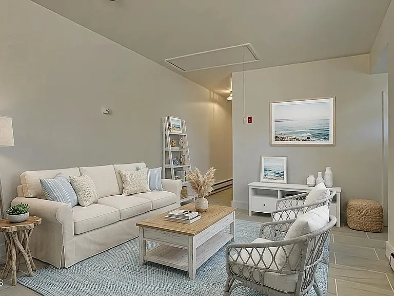 19 Bayview Ave #B — Photo 14