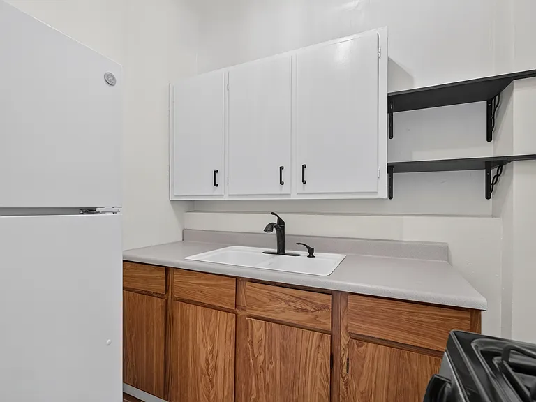 2810 Derby St #4 — Photo 7