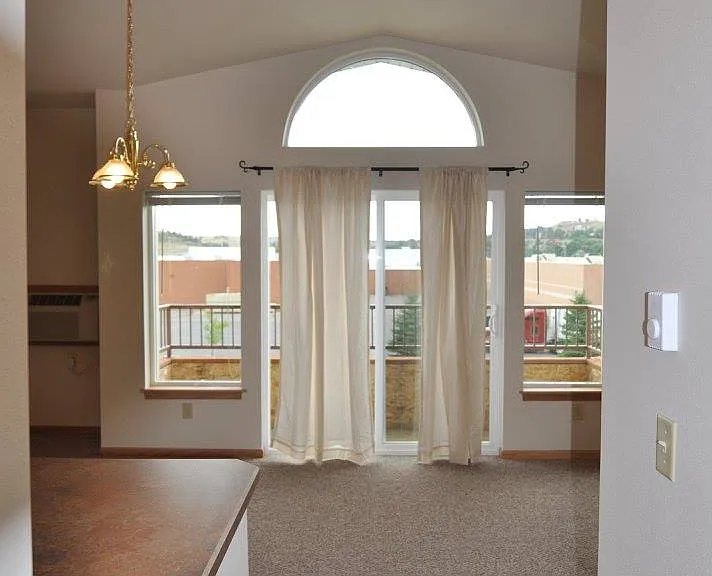 640 Lake Elmo Dr #1 — Photo 5