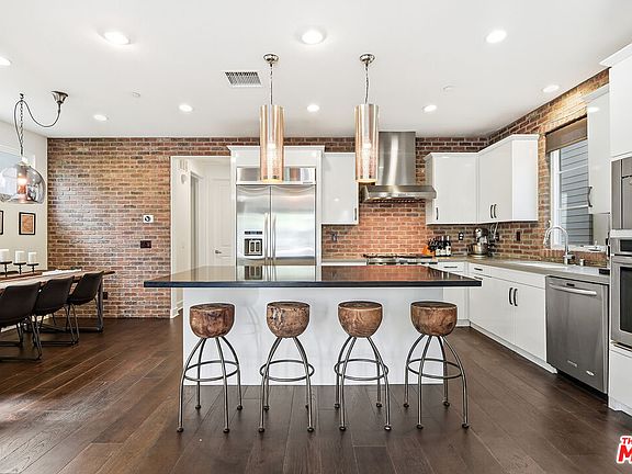 4th image of 5821 N Lantern Ct