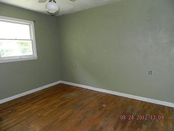 4th image of 5528 E Lincolnway