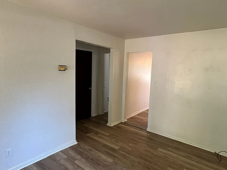 809 King St — Photo 9