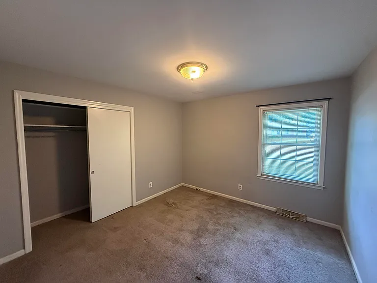2266 Alexandria Dr — Photo 7