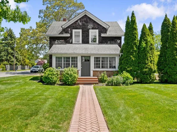 19 New Jersey Avenue, Bellport Village, NY 11713