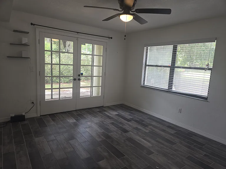 155 S Court St — Photo 10
