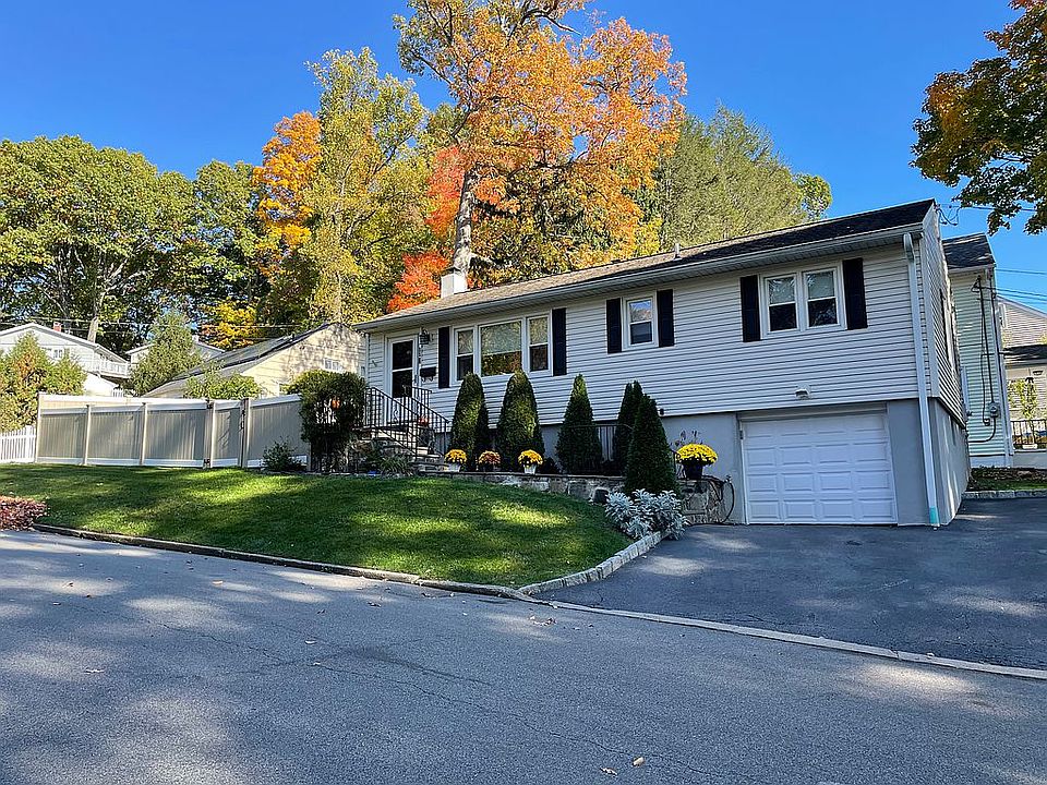 2nd image of 55 Lincoln Ave