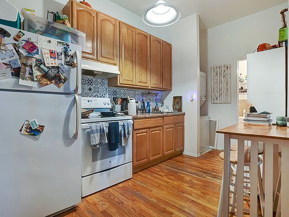 4th image of 82 Devoe St #4L