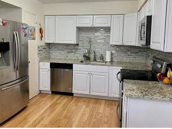 2nd image of 2623 Amherst Ct #2623