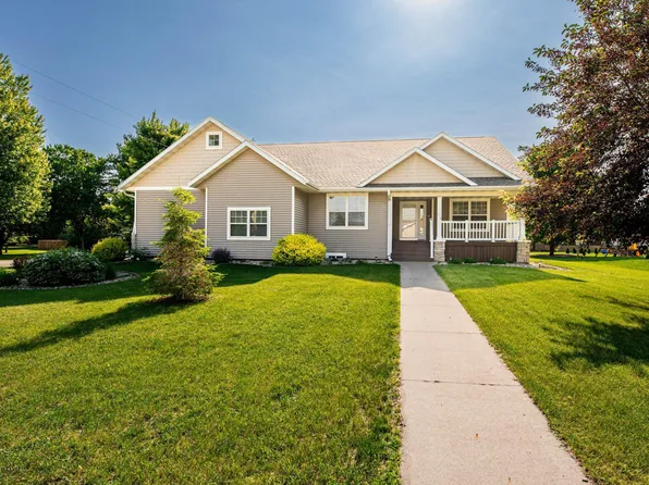 210 1st St, Arthur, ND 58006