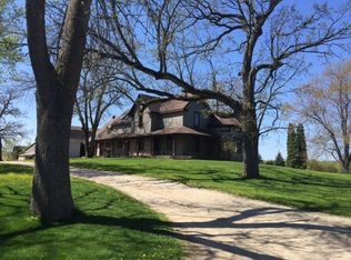 34233 Craig Ave, Mukwonago, WI 53149