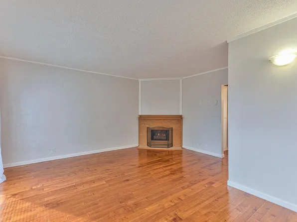 500 Glenwood Cir APT 435, Monterey, CA 93940