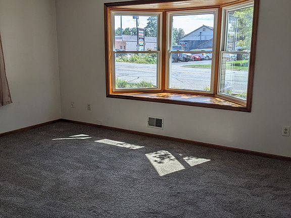 4th image of 234 W Ann Arbor Trl APT 1