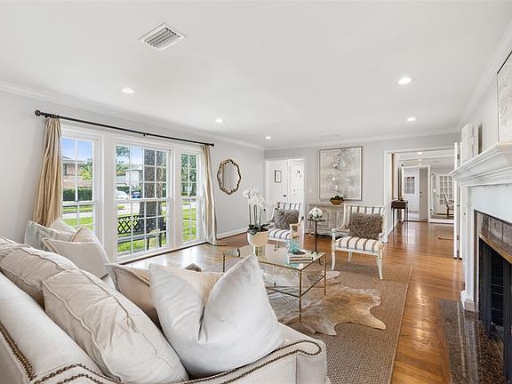 5th image of 3404 Meadow Lake Ln