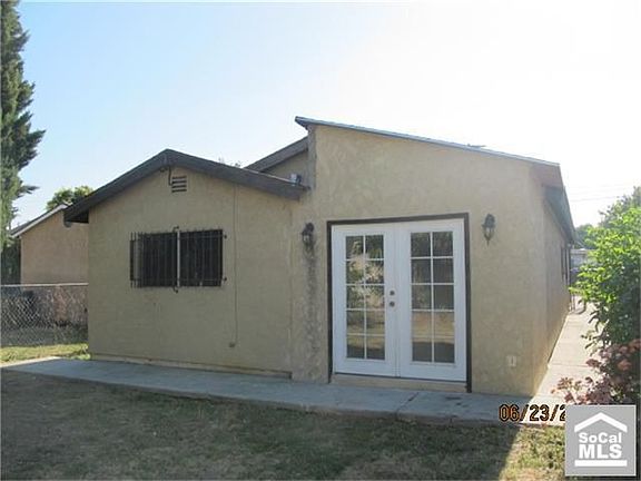3rd image of 10404 Weigand Ave