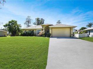 6824 Dabney St, Fort Myers, FL 33966