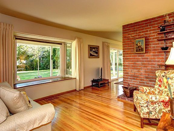 5th image of 18346 Montpere Way