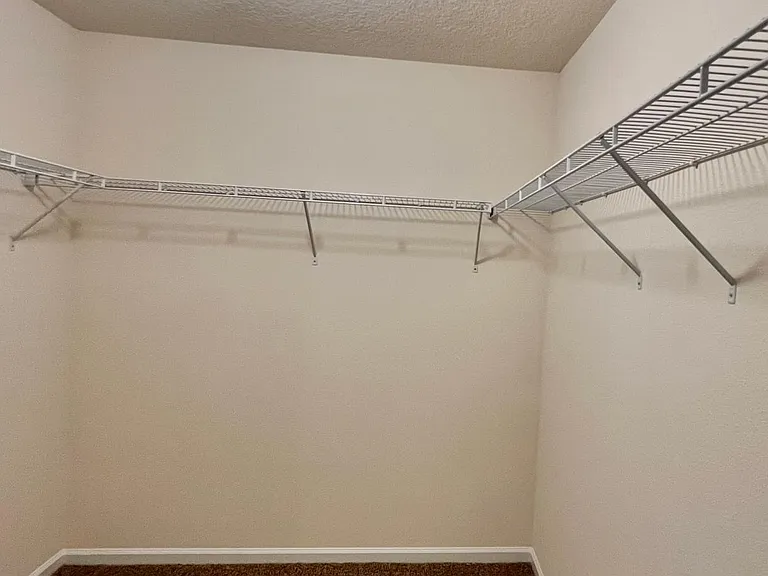 Walking Closet