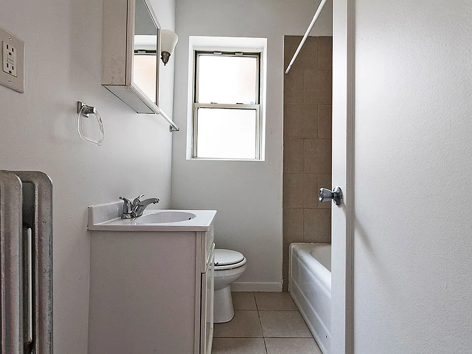 222 E 109th