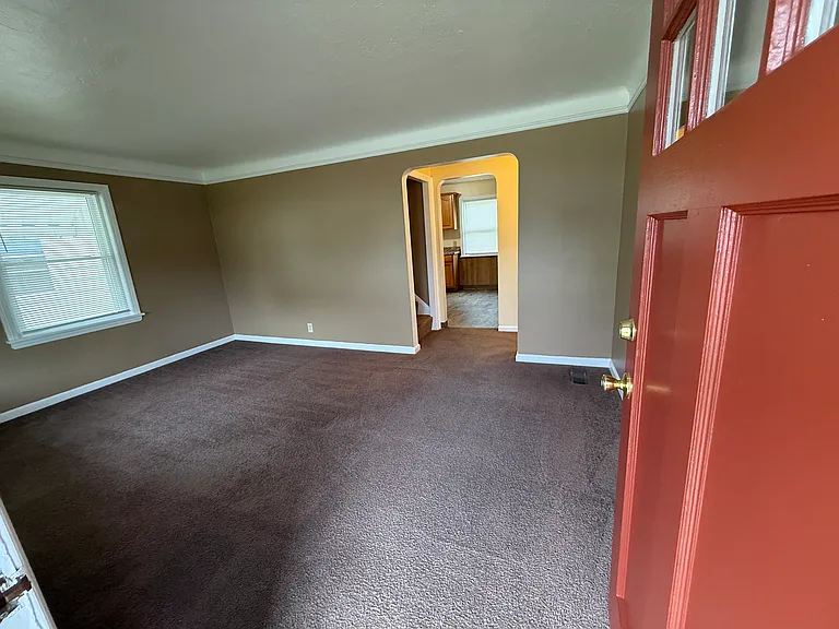 14805 Reddington Ave — Photo 12