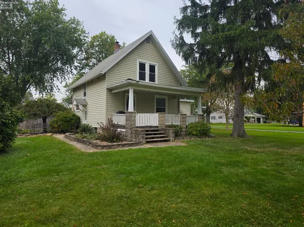 902 Timpe Rd, Fremont, OH 43420