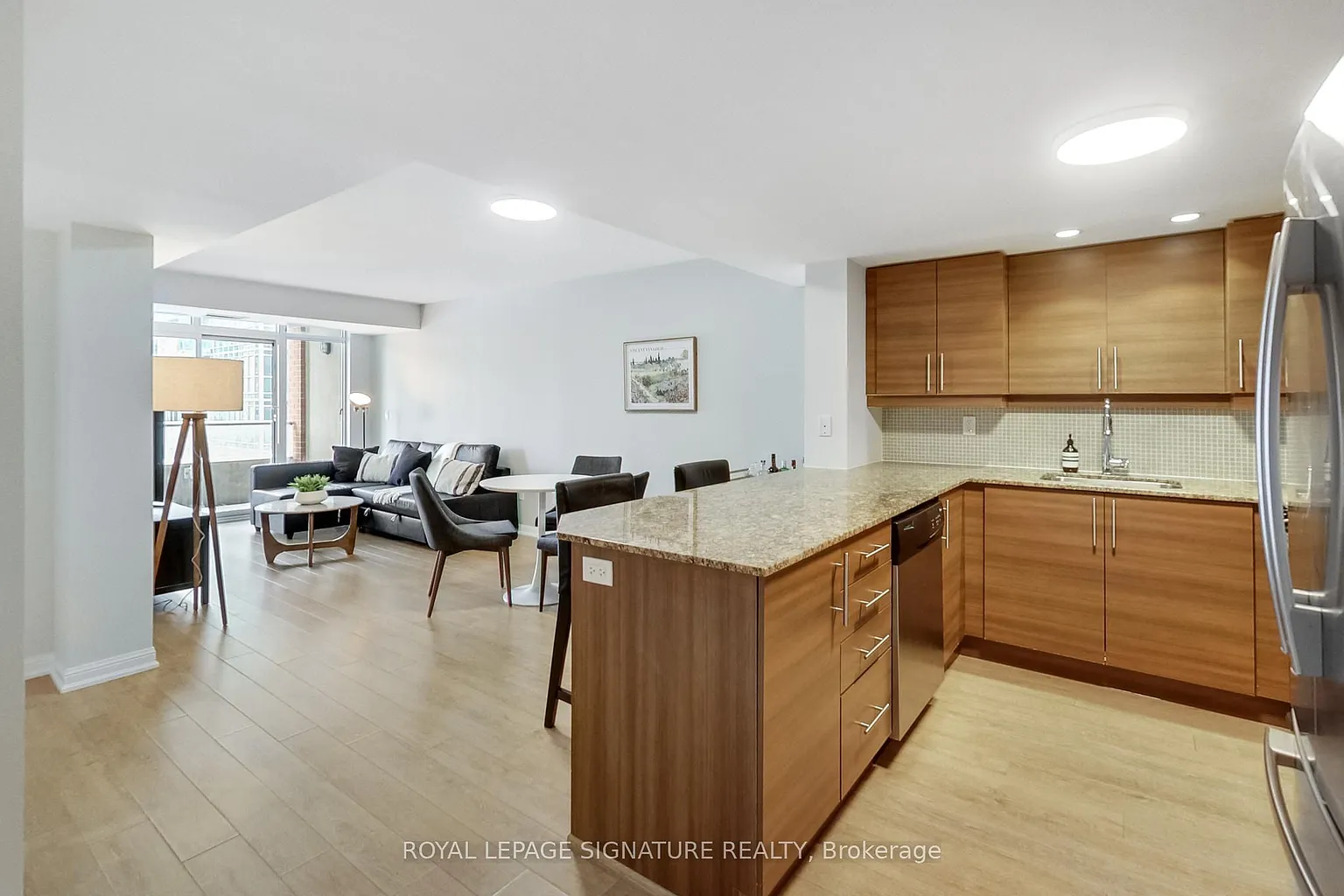 85 E Liberty St #1016 photo 1