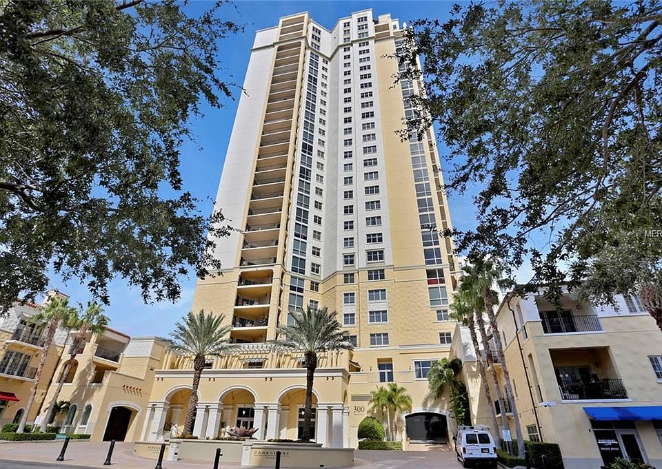 2nd image of 300 Beach Dr NE APT 209