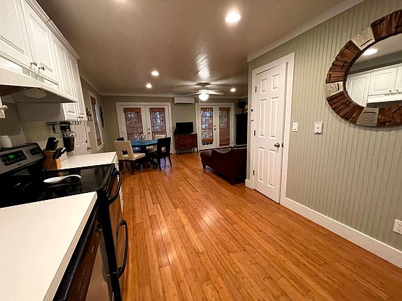 3rd image of 15 S Lake Dr Unit A