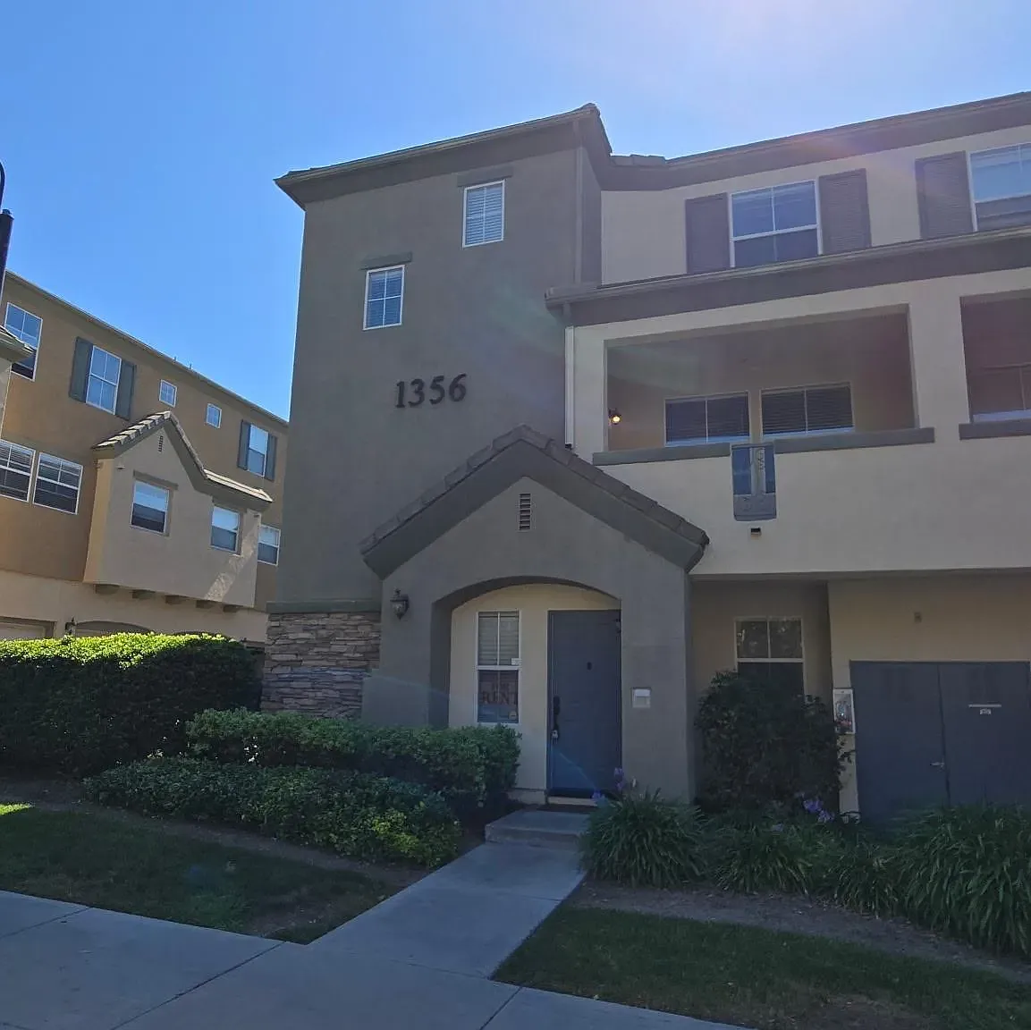 2 bed, 2.5 bath, 1192 sqft, $3,000 — Photo 1
