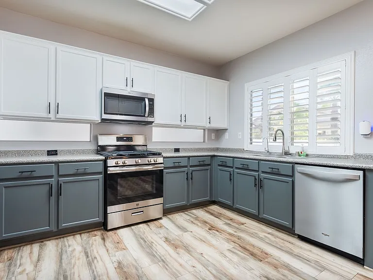 8701 Butterchurn Ave — Photo 11