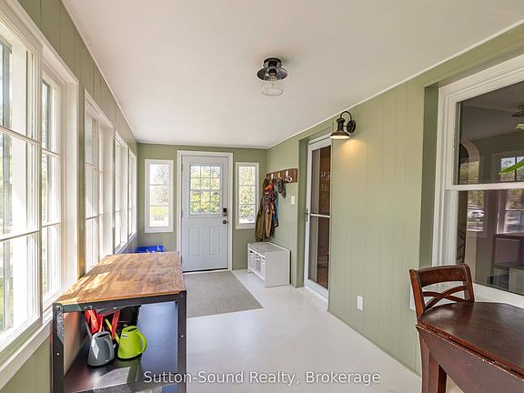 5th image of 740 6th St E