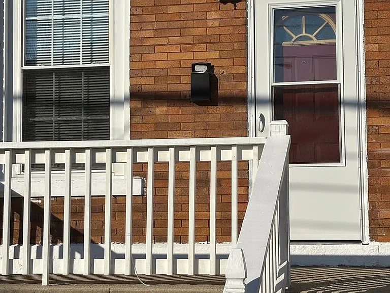 850-852 E Livingston Ave — Photo 11
