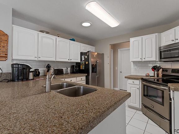 4th image of 20 Whittington Dr