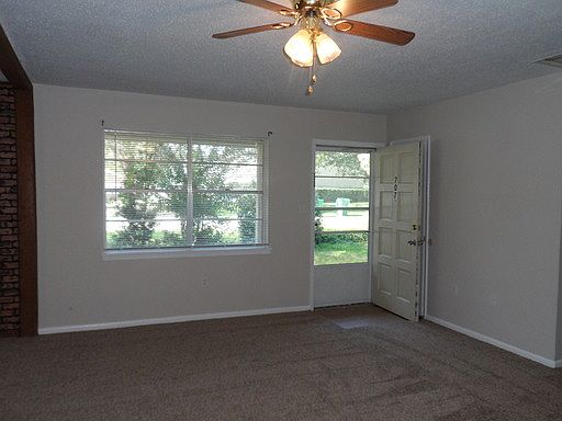 3rd image of 707 Rosemont St