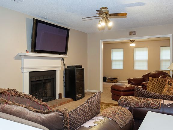 5th image of 4143 Stillwater Dr