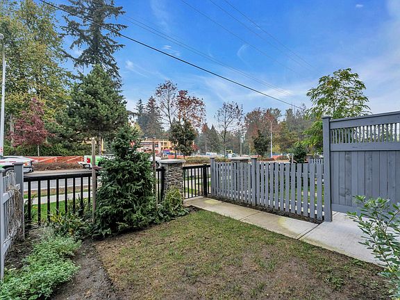 3rd image of 13898 64th Ave #10