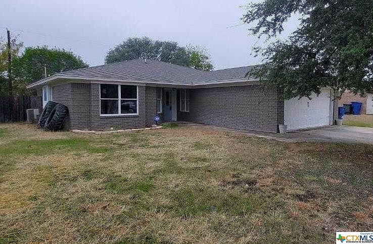 1st image of 2703 Phyllis Dr