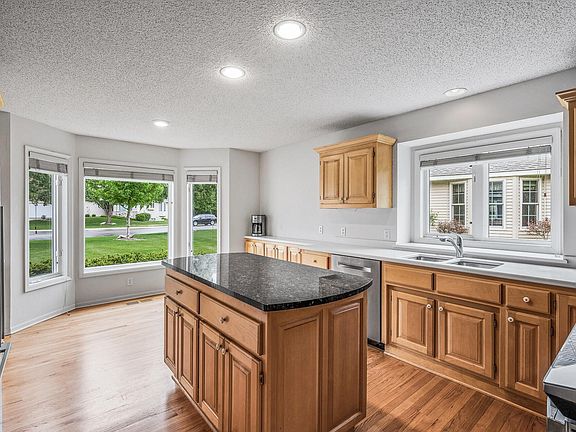 5th image of 2600 Parkview Ct